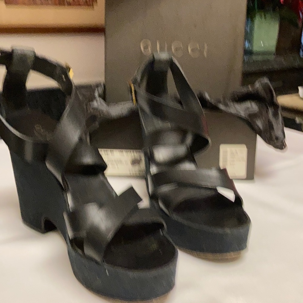 Gucci Black platform type sandal